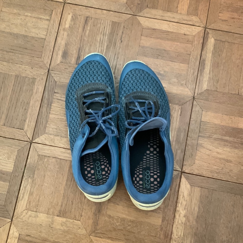 Ecco blue tennis shoe size 10